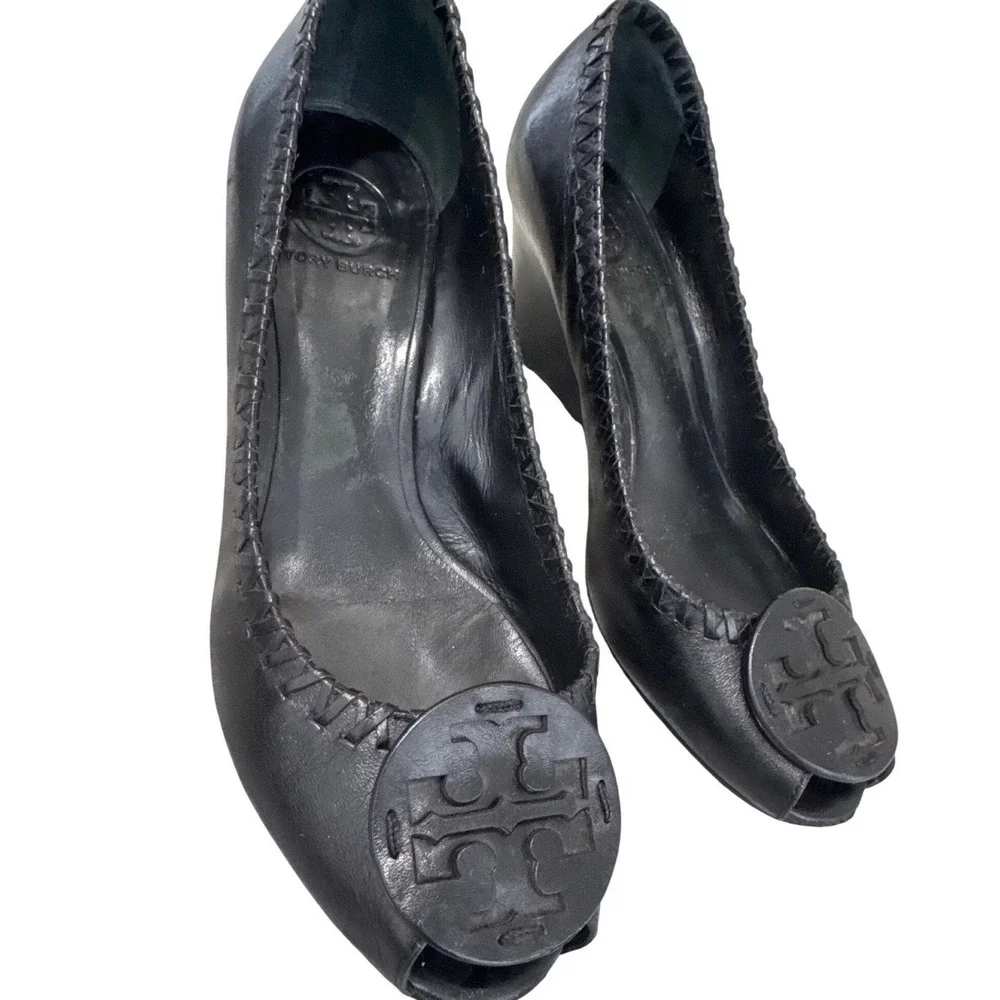 Tory Burch Suzi African peep toe wedge pumps in black leather US 9.5